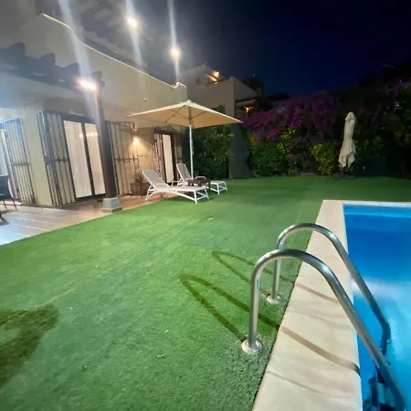 Splendid Star Tenerife Jacuzzi Pool فيلة